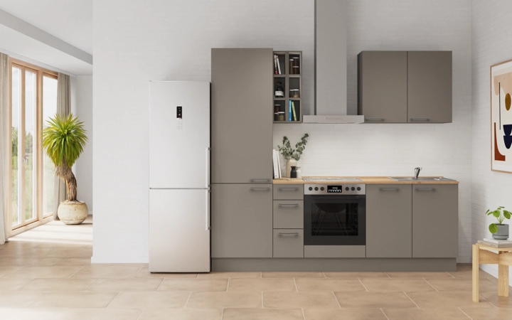 Cuisines Elite Cuisine linéaire 240 cm électroménagers inclus planning 6 0